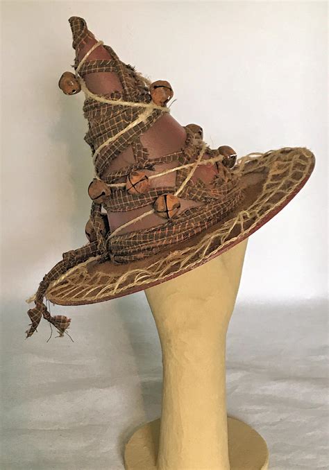 The rustic witch hat: a versatile accessory for any season
